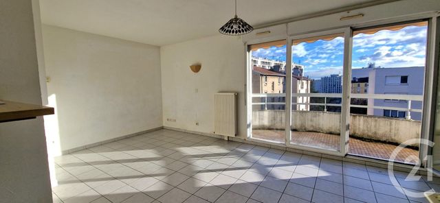 Appartement F1 à louer - 1 pièce - 31.51 m2 - VILLEURBANNE - 69 - RHONE-ALPES - Century 21 Grande Rue